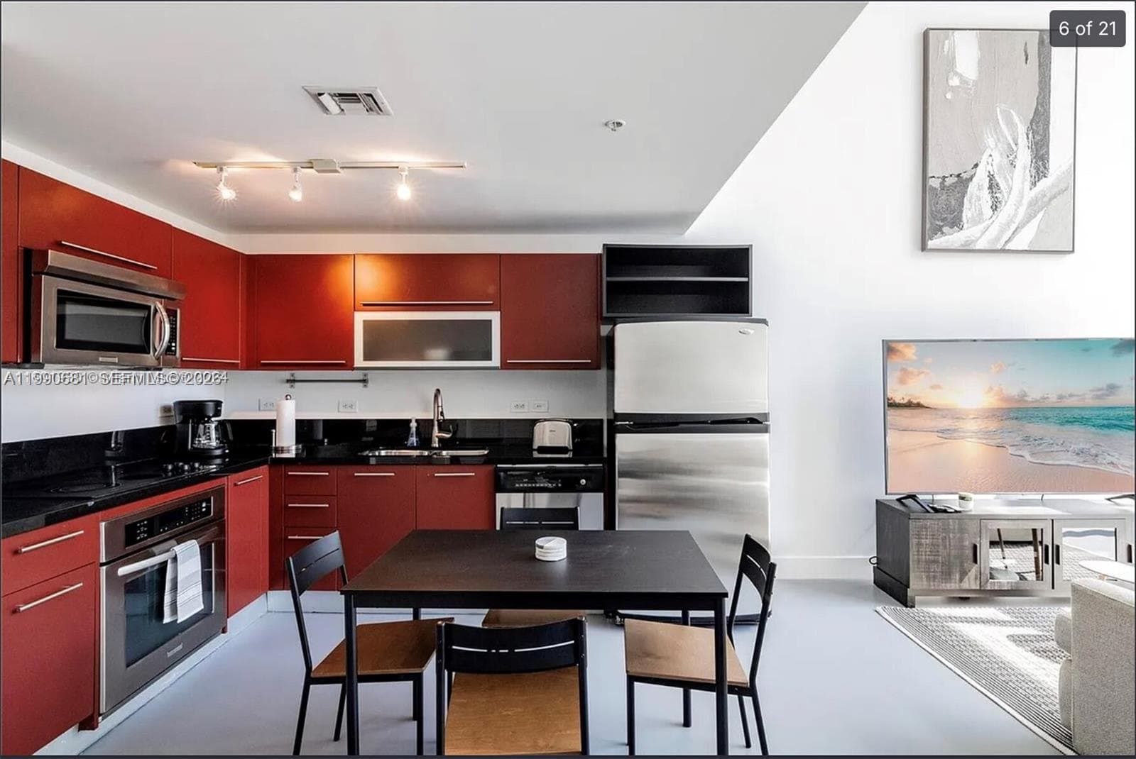 253 NE 2nd St # 617, Miami, FL 33132 photo 5