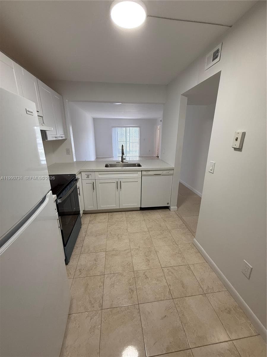 860 NE 207th Ter # 8-106, Miami, FL 33179 photo 4
