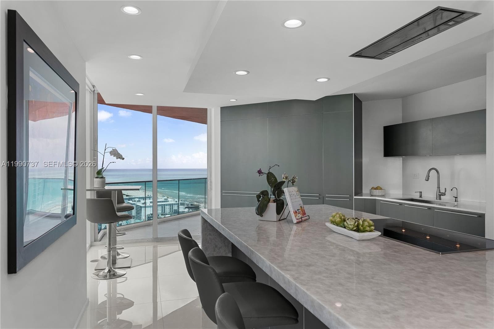 300 S Pointe Dr # 3405, Miami Beach, FL 33139 photo 5