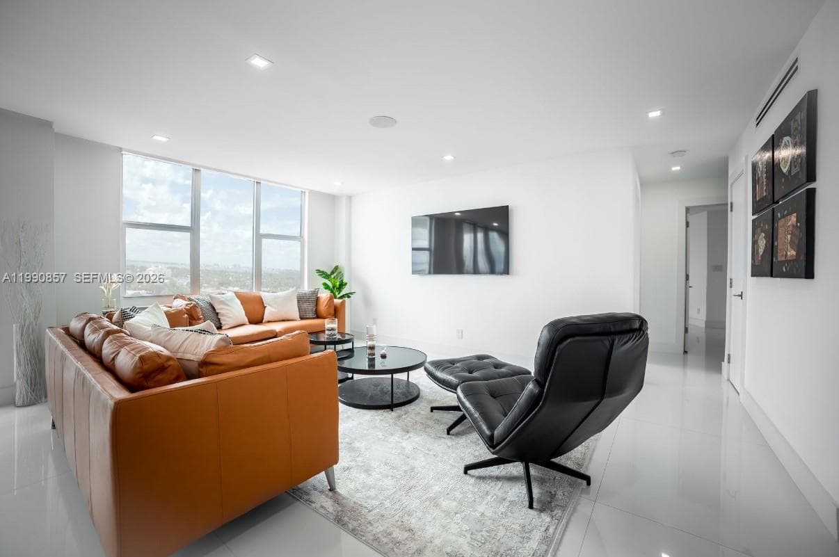 5600 Collins Ave # 14K, Miami Beach, FL 33140 photo 2