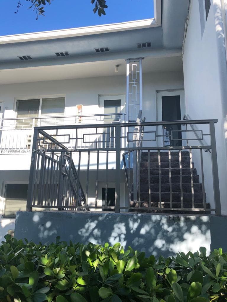 7155 Rue Notre Dame # 9, Miami Beach, FL 33141 photo 2