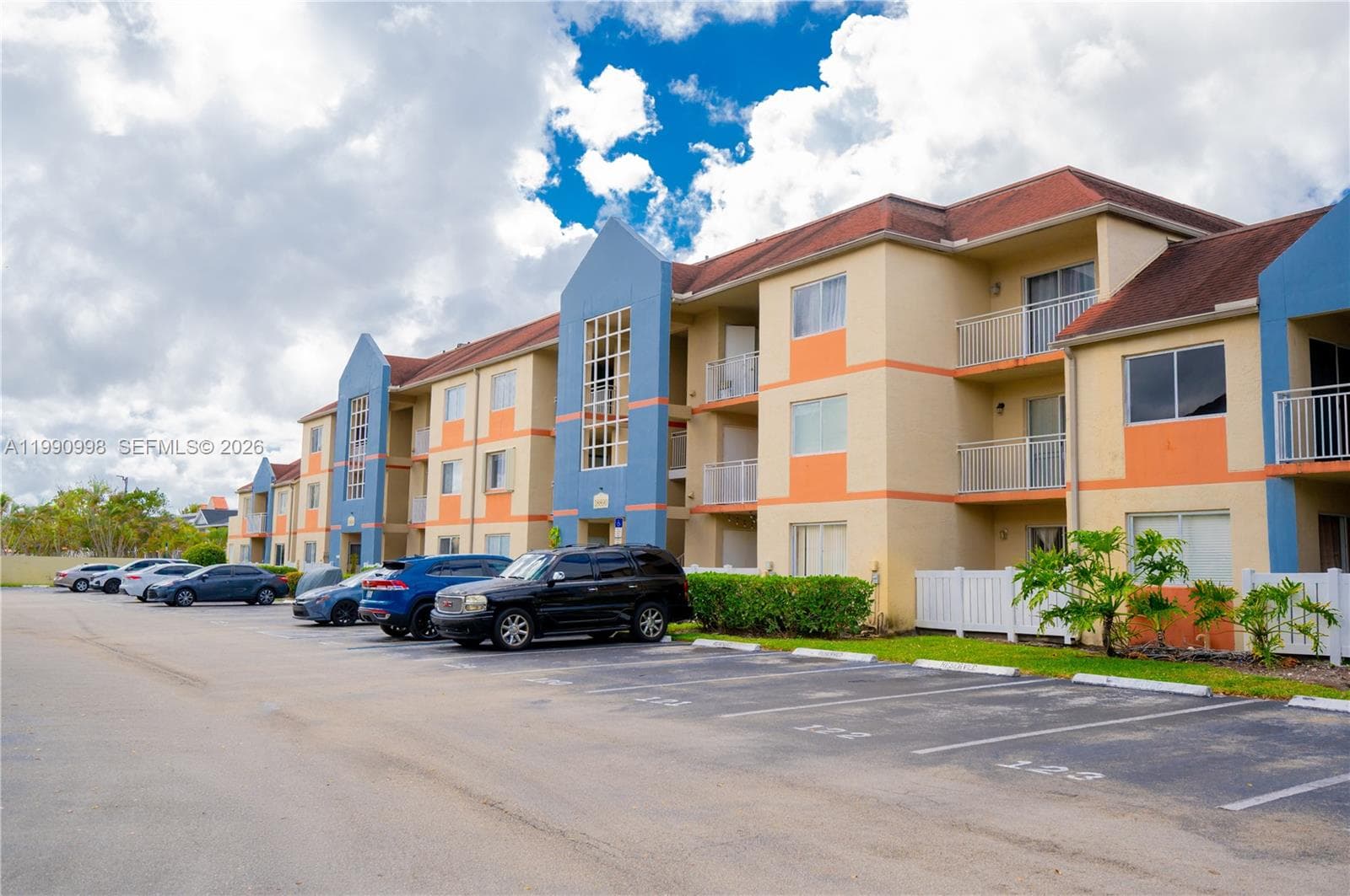 18890 NW 57 ave # 210, Hialeah, FL 33015