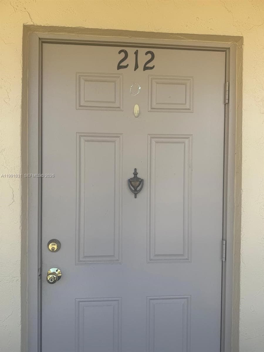 2 Briarwood Cir # 212, Hollywood, FL 33024 photo 3