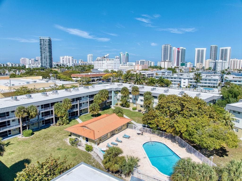 270 Layne Blvd # 207, Hallandale Beach, FL 33009