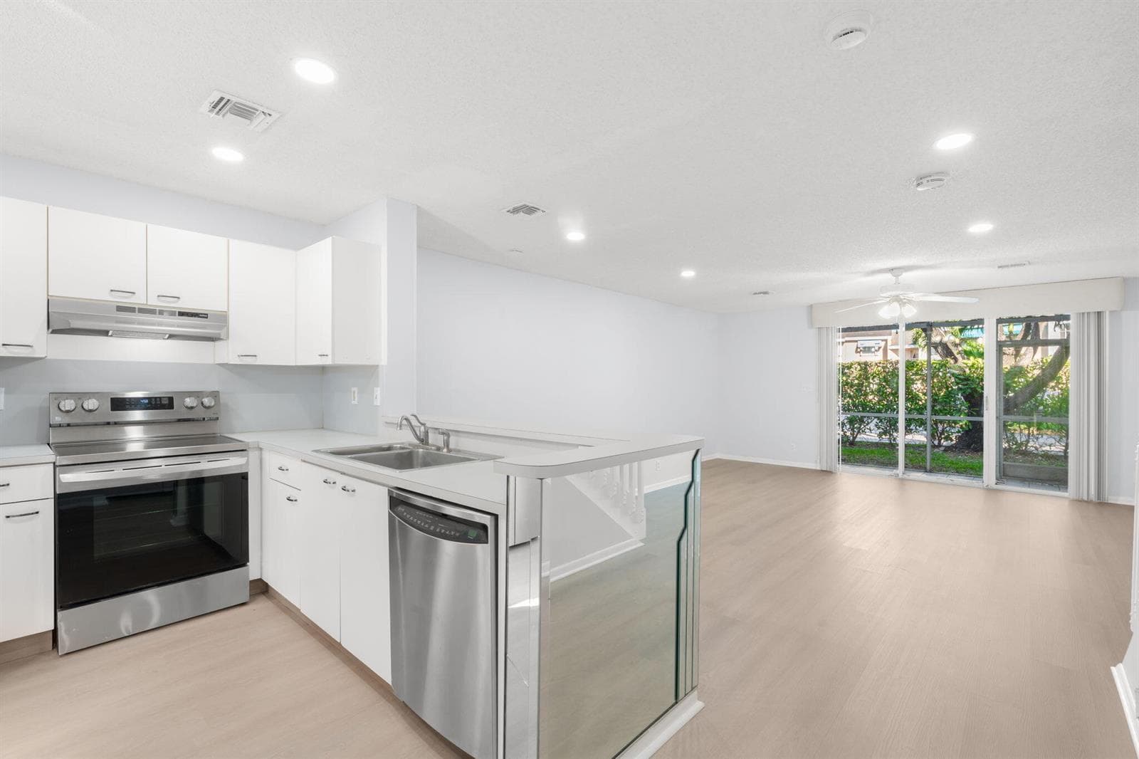 7107 Woodmont Way, Tamarac, FL 33321 photo 4