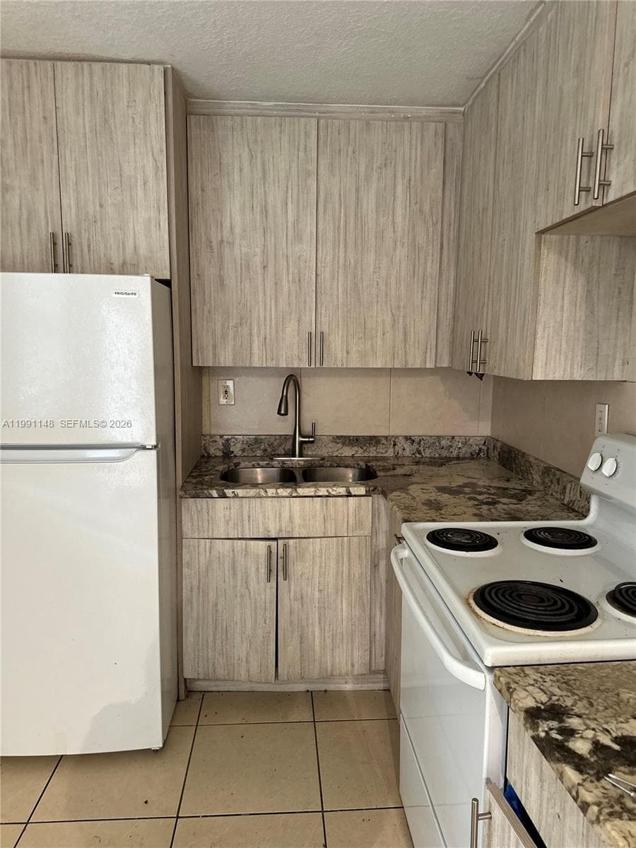 12890 NE 8th Ave # 107, North Miami, FL 33161 photo 3