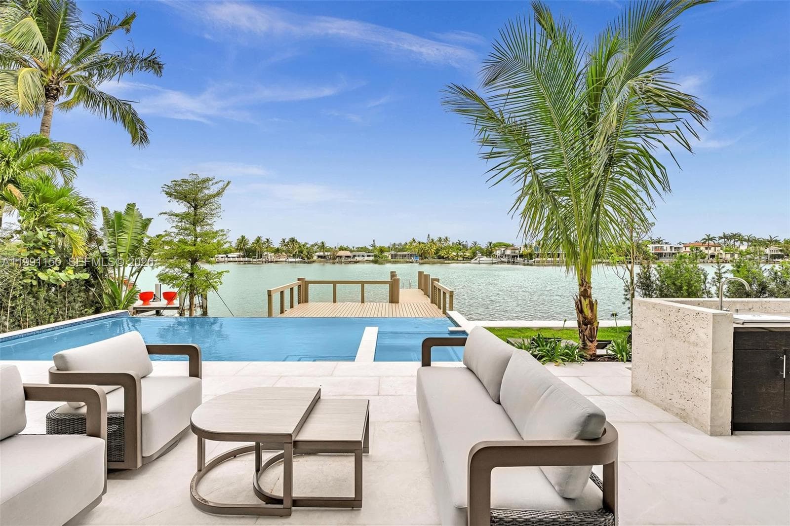 535 N Shore Dr, Miami Beach, FL 33141 photo 2