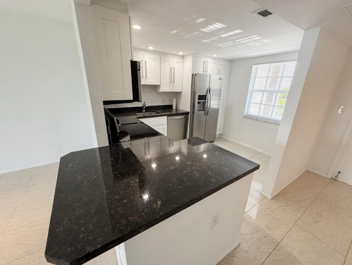605 Oaks Drive # 602, Pompano Beach, FL 33069 photo 4