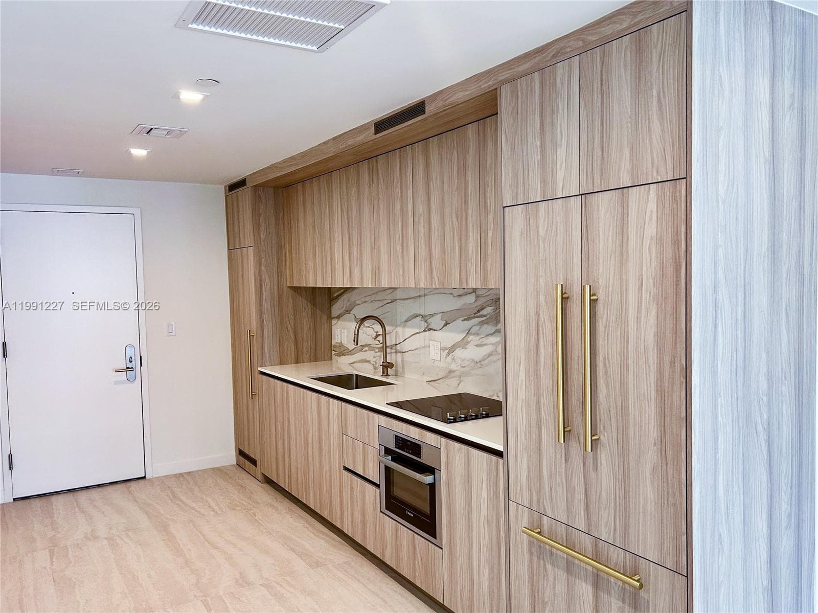 77 SE 5TH ST. # 3614, Miami, FL 33131 photo 5