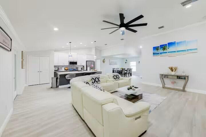 11038 Persimmon Boulevard, West Palm Beach, FL 33411 photo 4