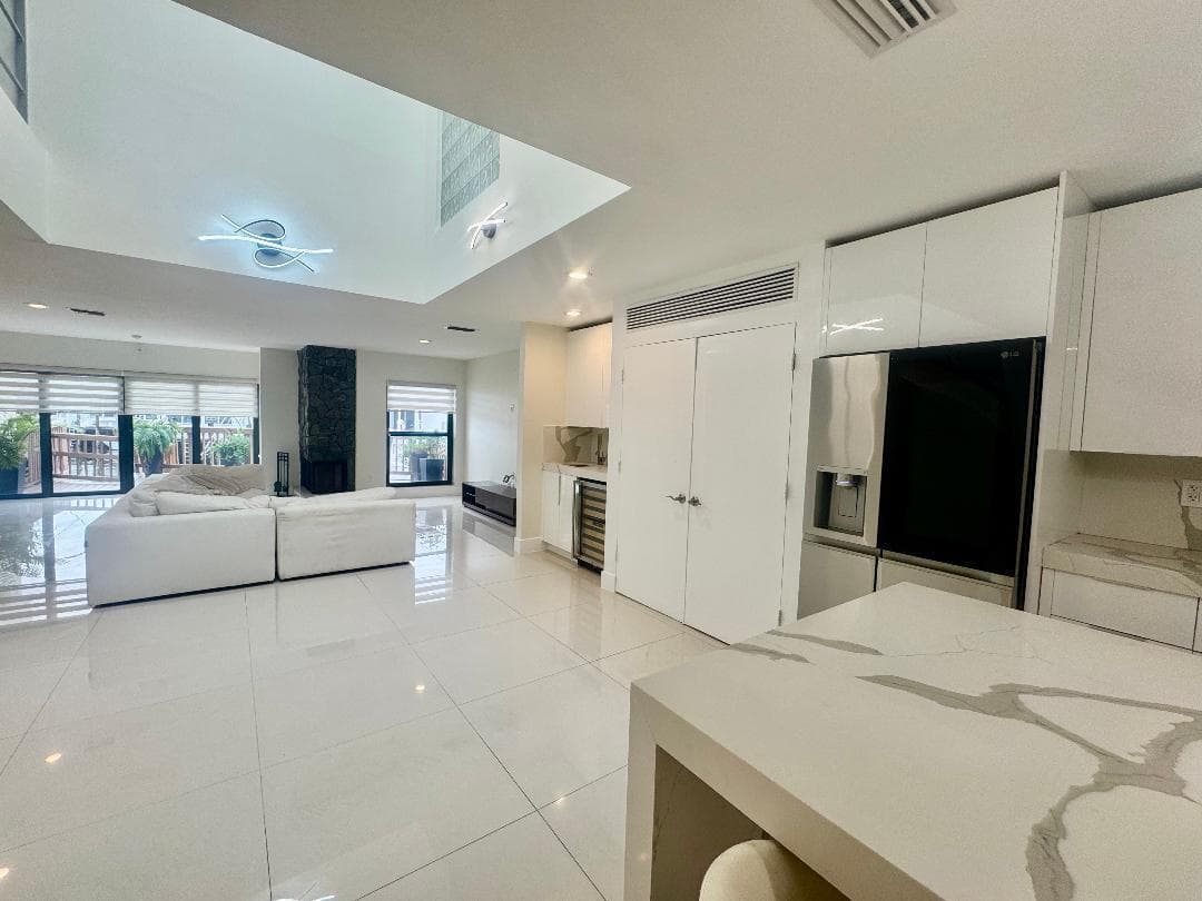 1127 Boca Cove Lane, Highland Beach, FL 33487 photo 2