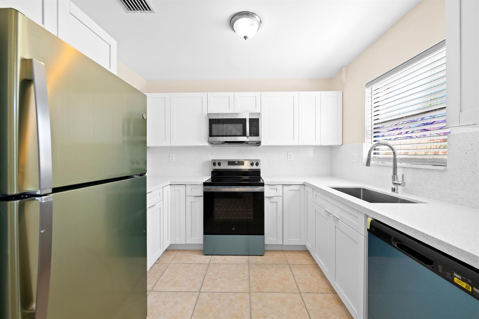 3281 E Golf Boulevard # 4, Pompano Beach, FL 33064