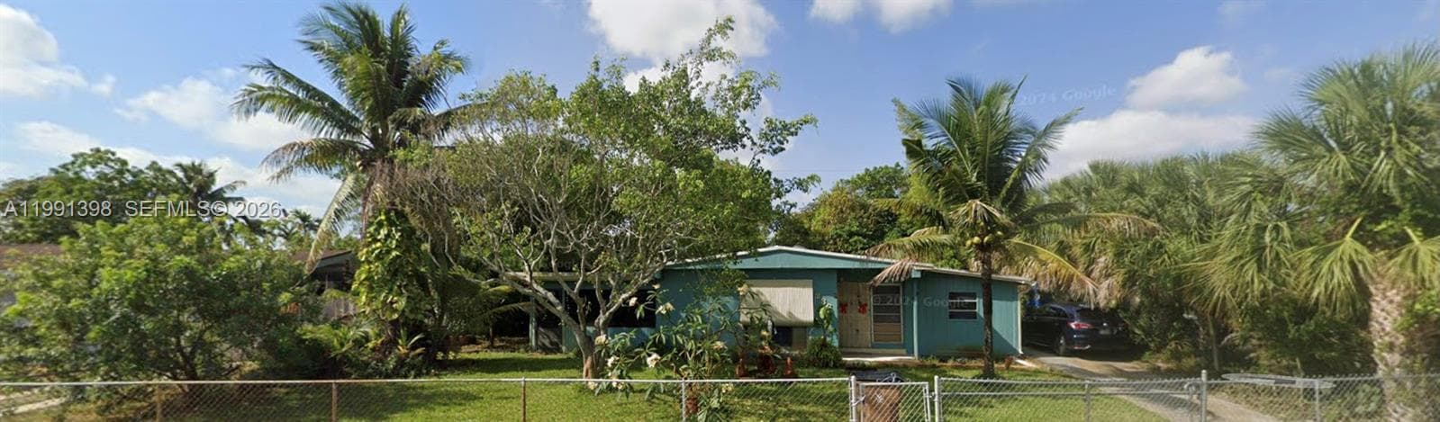 236 NE 43rd St, Deerfield Beach, FL 33064