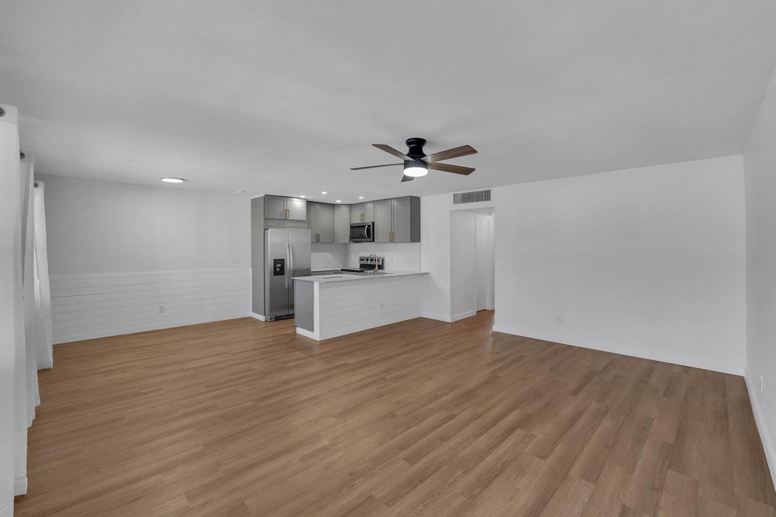 5203 NE 24th Terrace # B207, Fort Lauderdale, FL 33308 photo 2