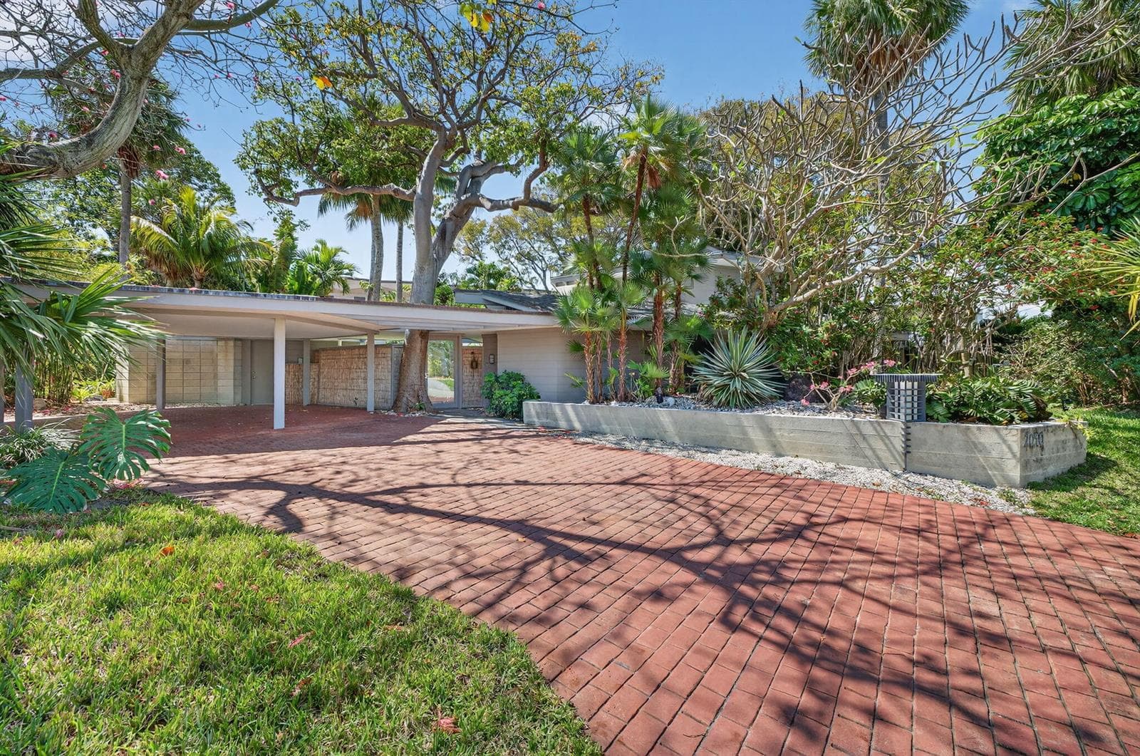 2040 Coral Reef Drive, Lauderdale By The Sea, FL 33062 photo 2