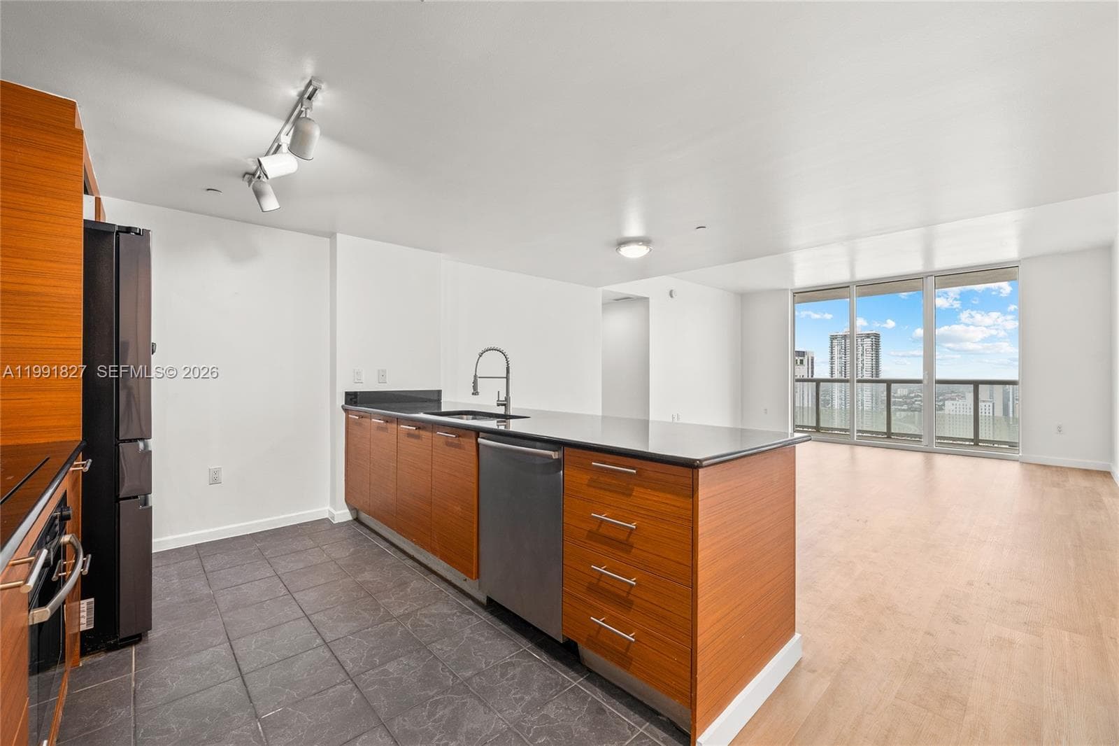 50 Biscayne Blvd # 4111, Miami, FL 33132 photo 5