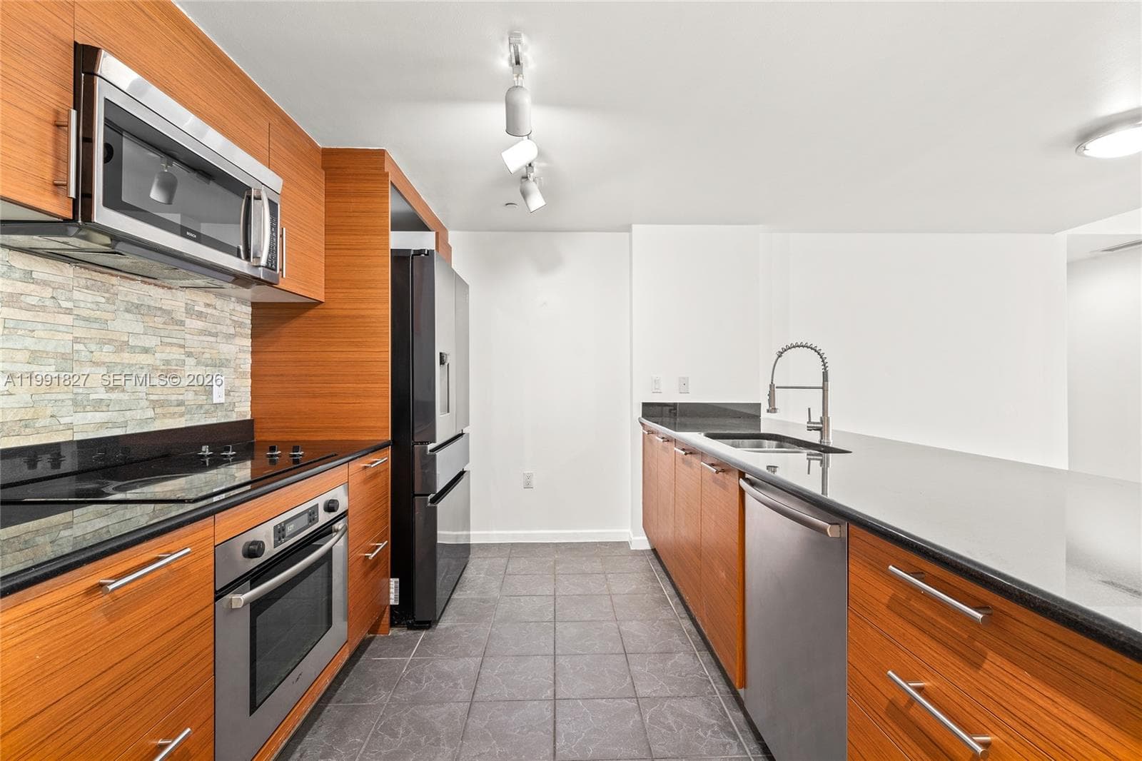 50 Biscayne Blvd # 4111, Miami, FL 33132 photo 4