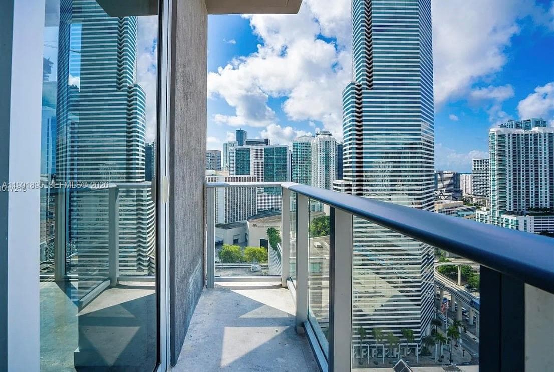 151 SE 1st St # 2411, Miami, FL 33131 photo 2