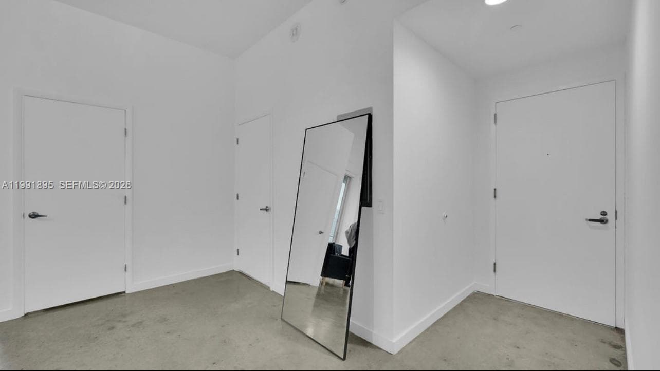 151 SE 1st St # 2411, Miami, FL 33131 photo 3