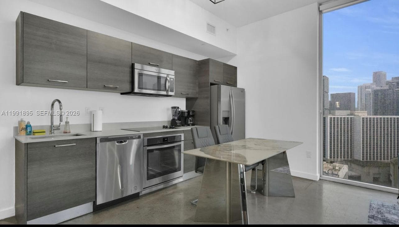 151 SE 1st St # 2411, Miami, FL 33131 photo 5
