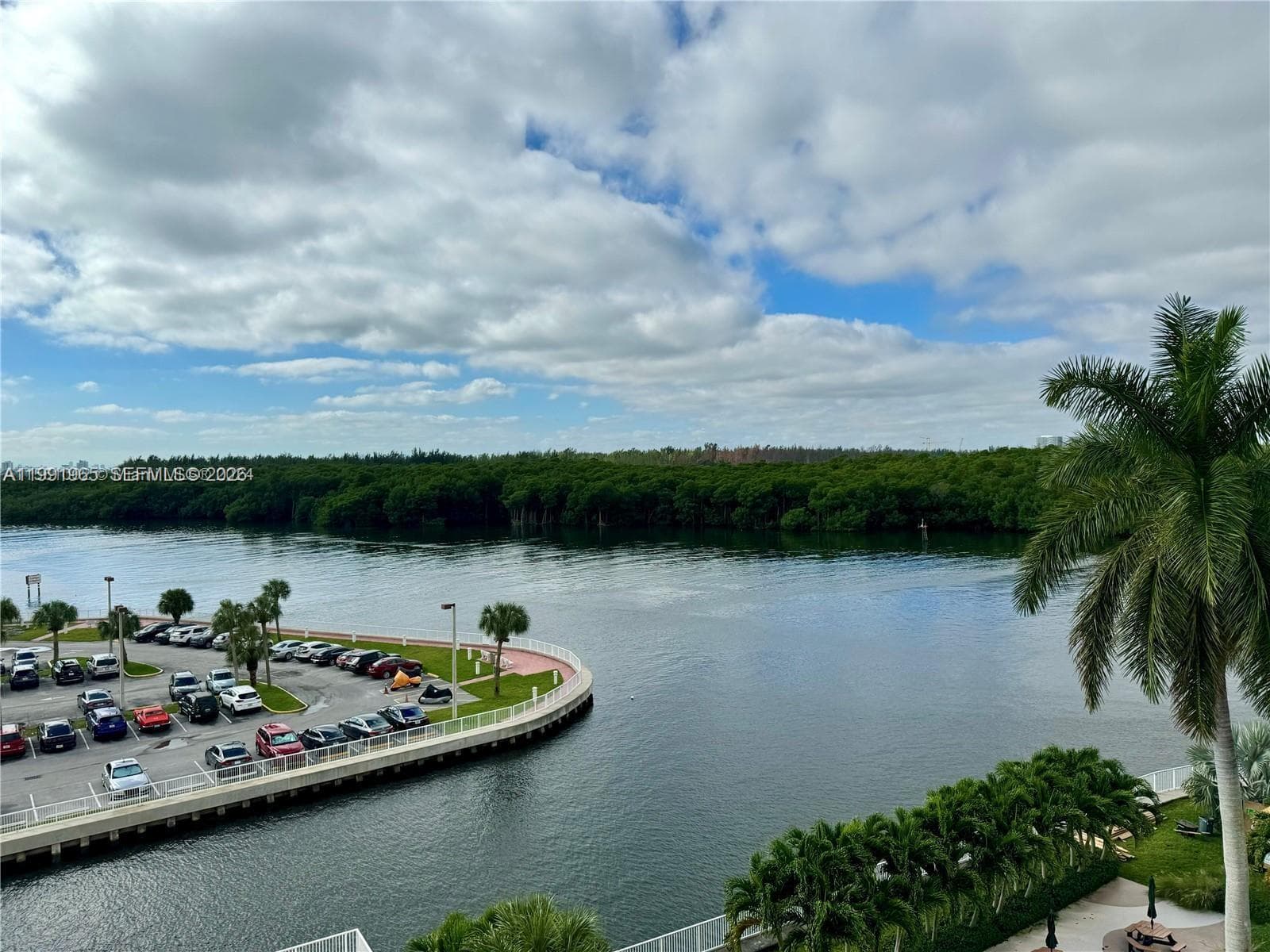 400 Kings Point Dr # 609, Sunny Isles Beach, FL 33160