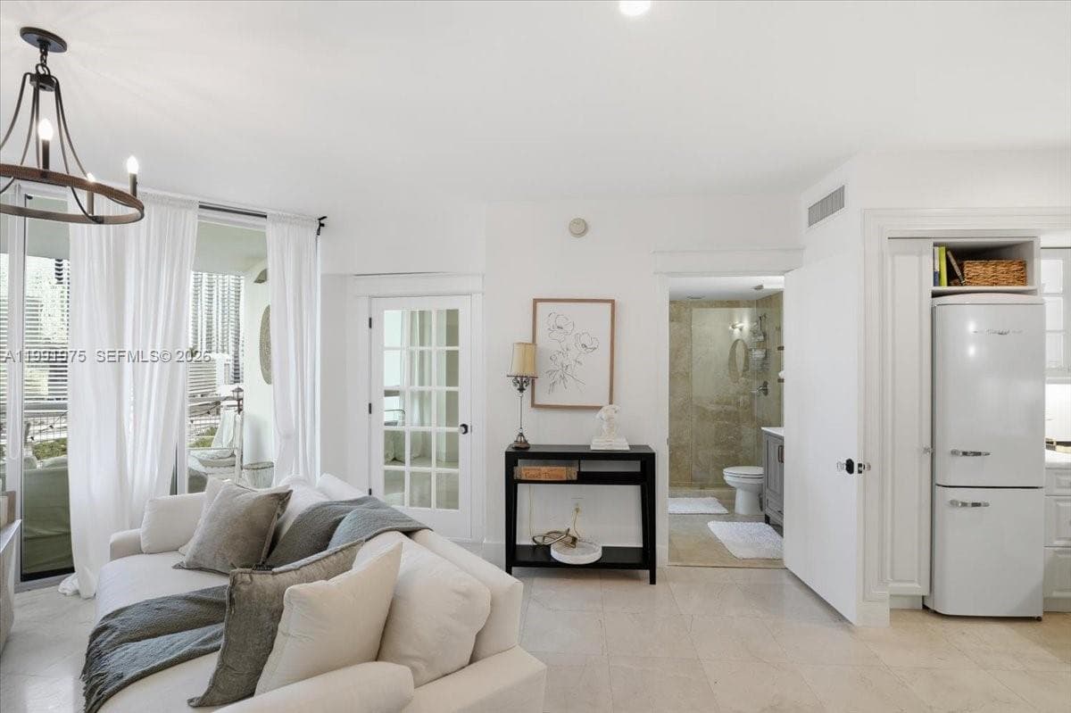 350 S Miami Ave # 1205, Miami, FL 33130 photo 2