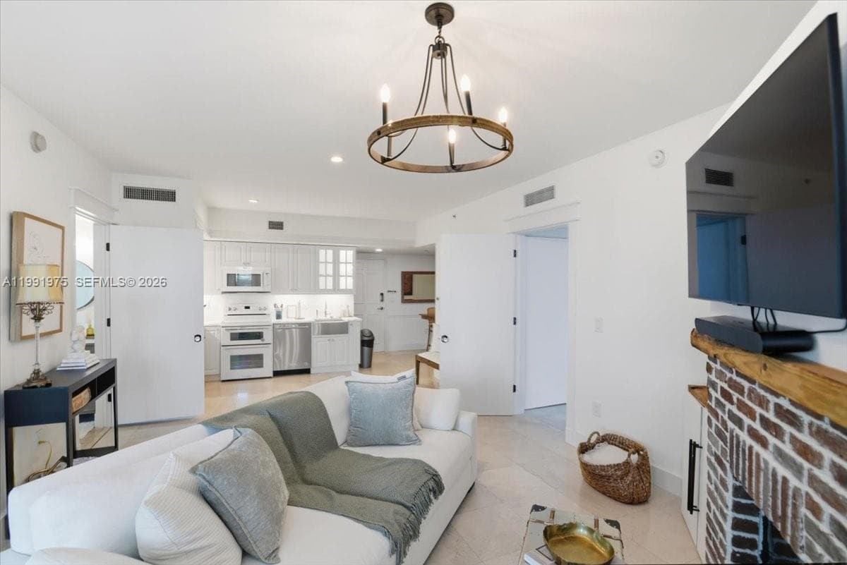 350 S Miami Ave # 1205, Miami, FL 33130 photo 5
