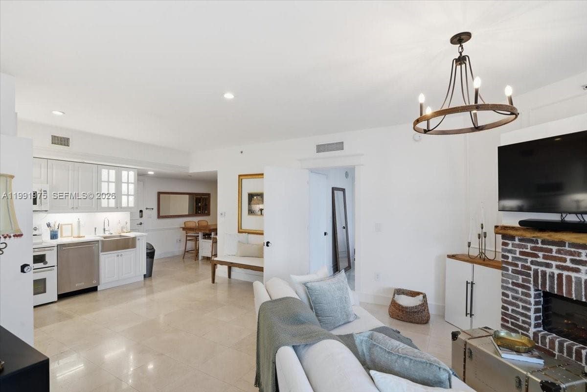 350 S Miami Ave # 1205, Miami, FL 33130 photo 4
