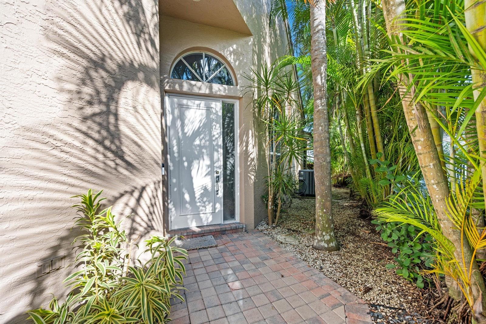 4657 Carlton Golf Drive, Lake Worth, FL 33449 photo 3