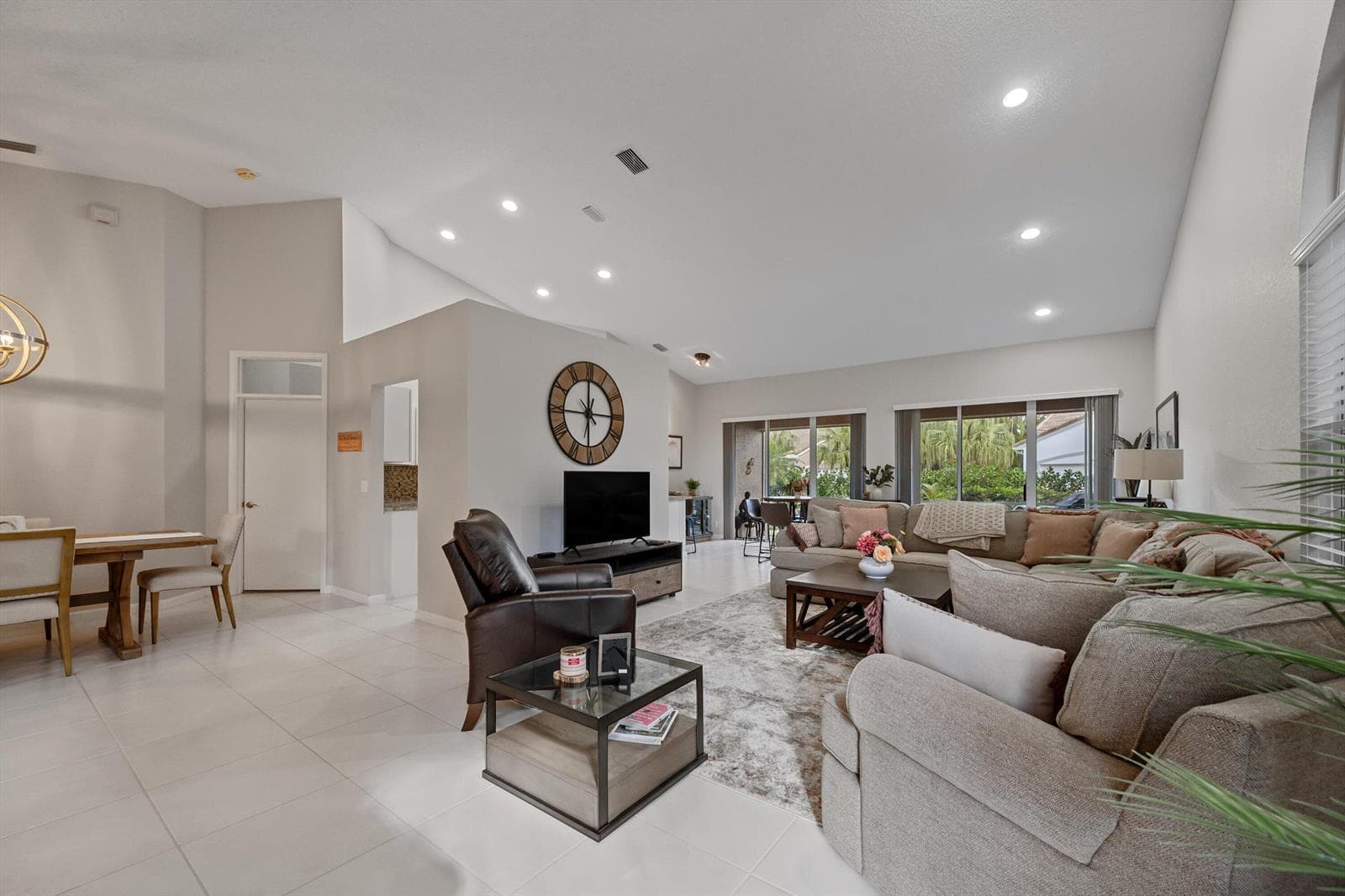 4657 Carlton Golf Drive, Lake Worth, FL 33449 photo 4