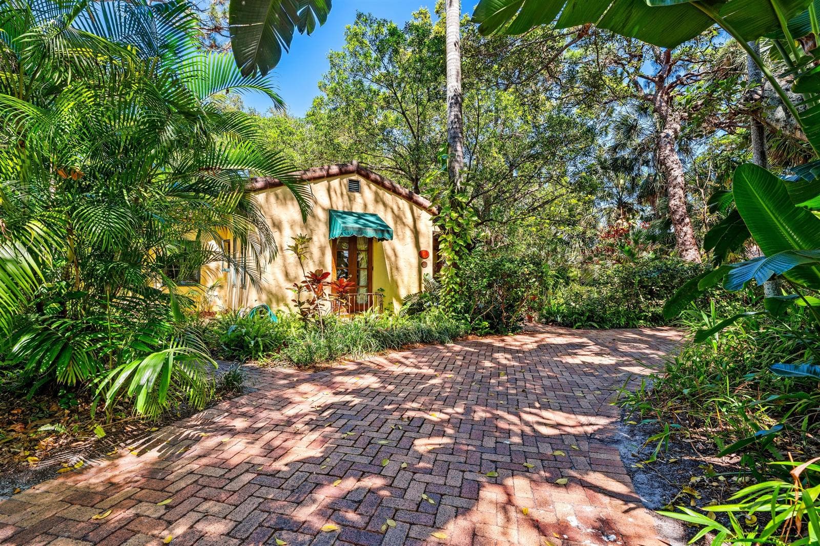 825 Alamanda Street, Boca Raton, FL 33486 photo 2