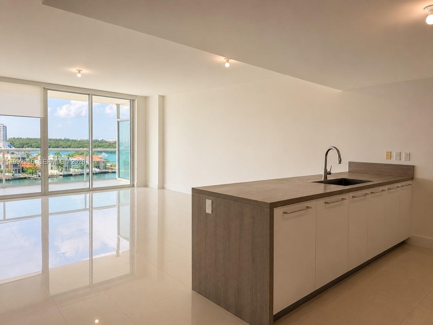 400 Sunny Isles Blvd # 819, Sunny Isles Beach, FL 33160 photo 3