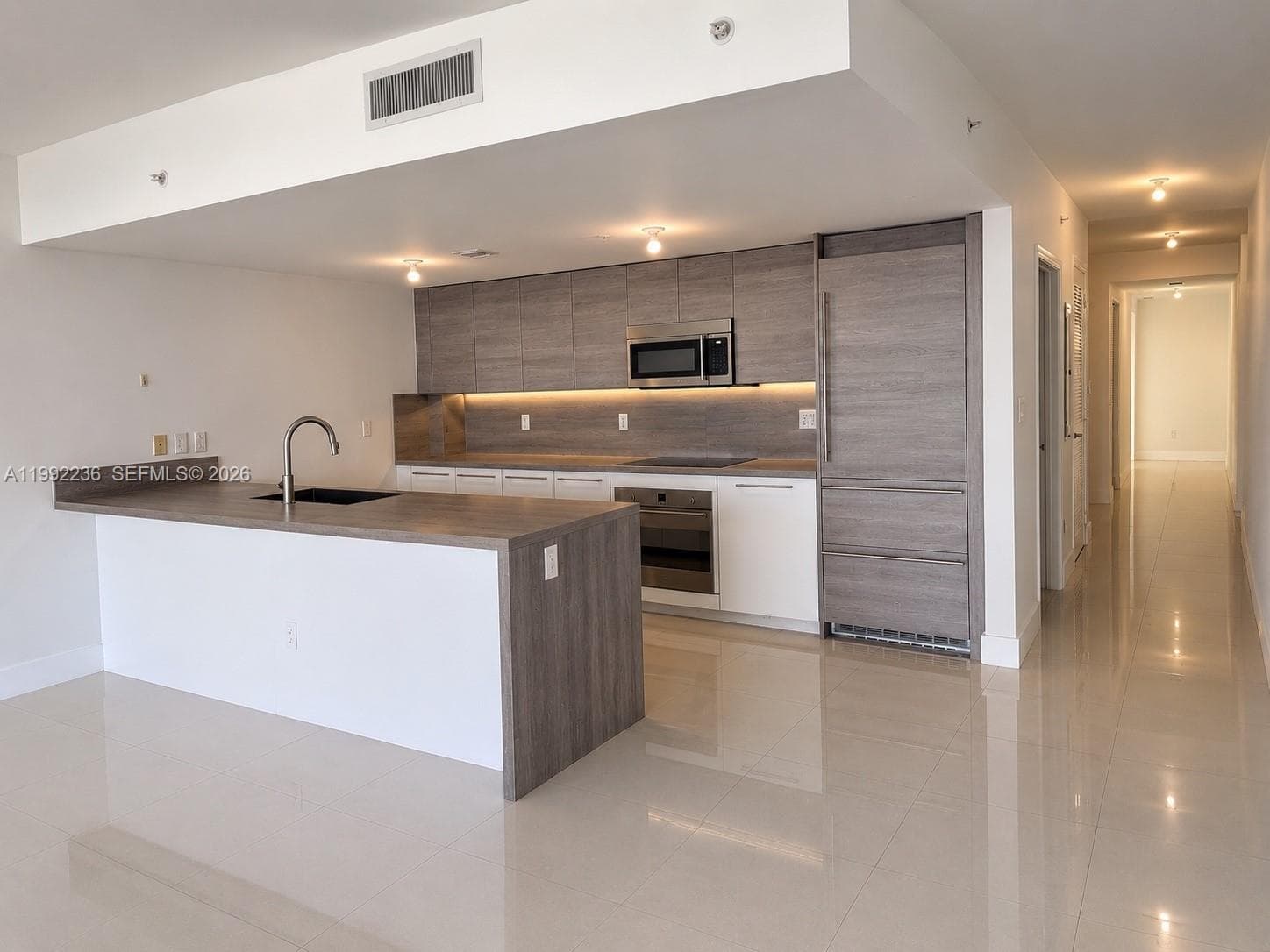 400 Sunny Isles Blvd # 819, Sunny Isles Beach, FL 33160 photo 5