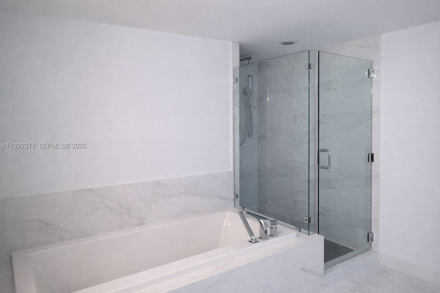 400 Sunny Isles Blvd # 819, Sunny Isles Beach, FL 33160 photo 5