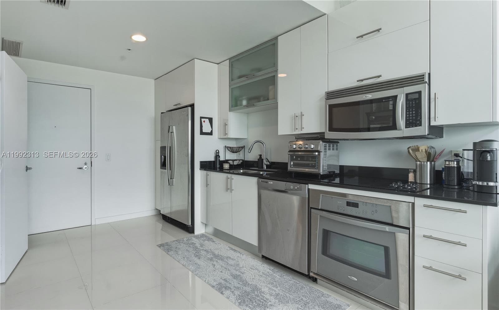 60 SW 13th St # 2805, Miami, FL 33130 photo 5
