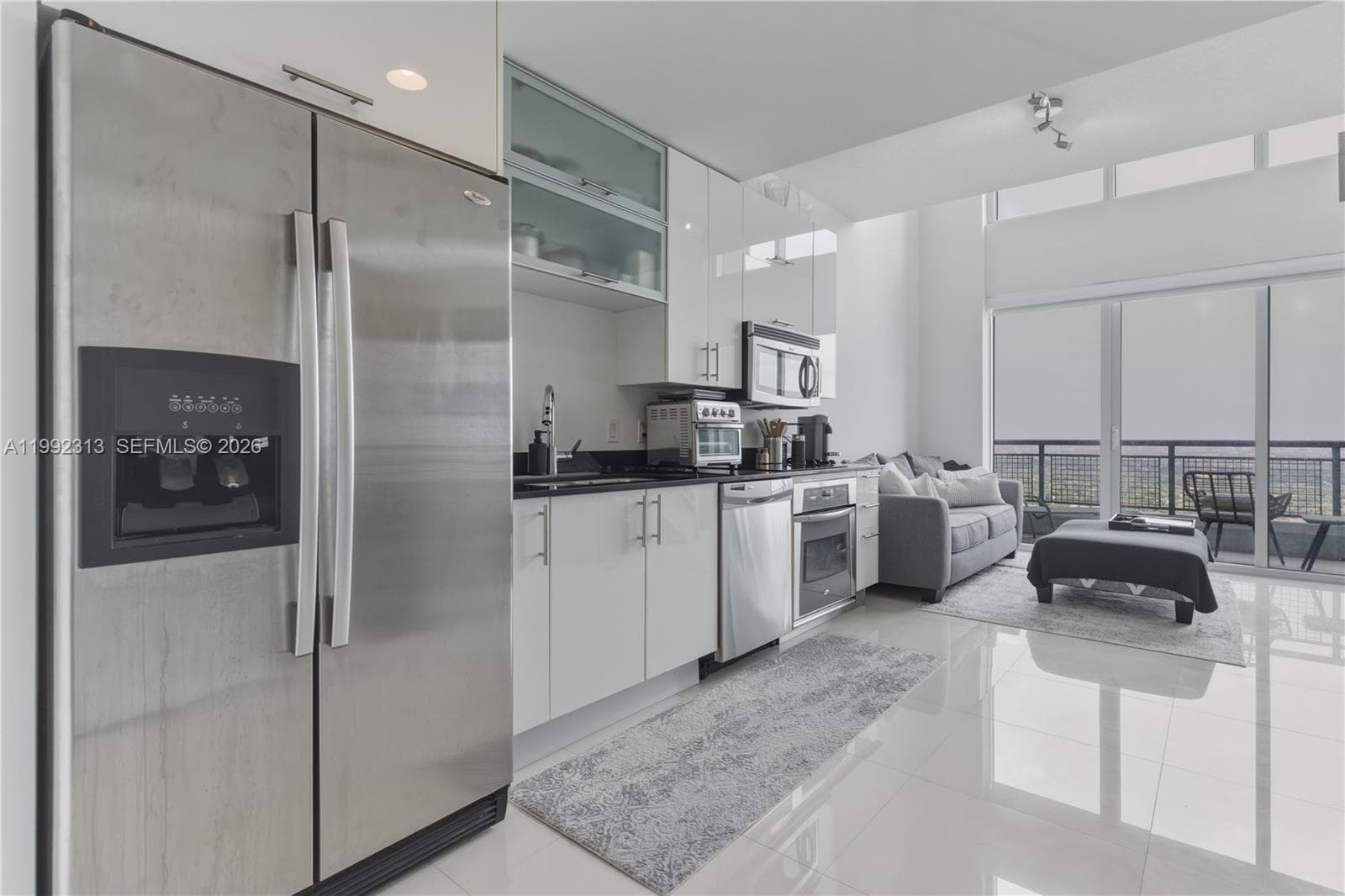 60 SW 13th St # 2805, Miami, FL 33130 photo 4
