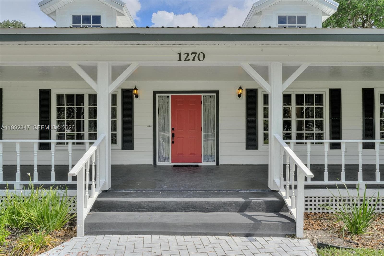 1270 Riverbend Drive, La Belle, FL 33935 photo 2