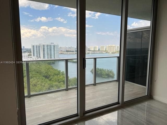16385 Biscayne Blvd # 2206, North Miami Beach, FL 33160 photo 4