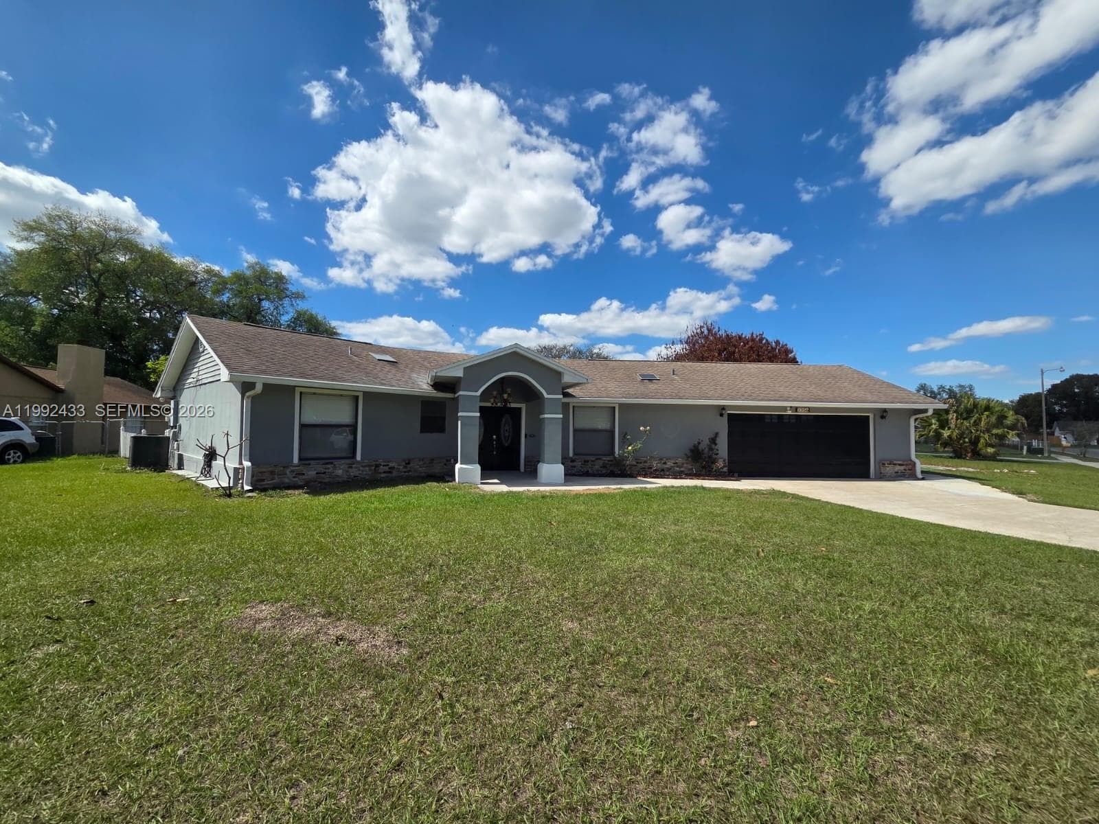 2356 Royal Oaks Blvd, Kissimmee, FL 34744 photo 2