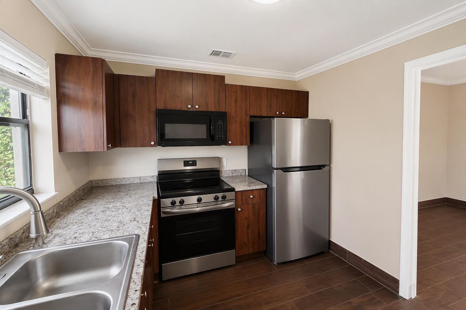3762 Mil Race Court, FL 33463 photo 3