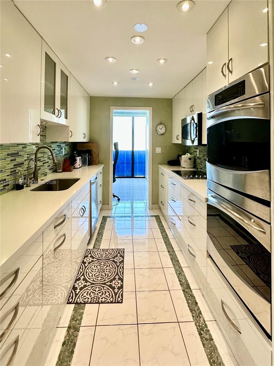19667 Turnberry Way # 22E, Aventura, FL 33180 photo 5