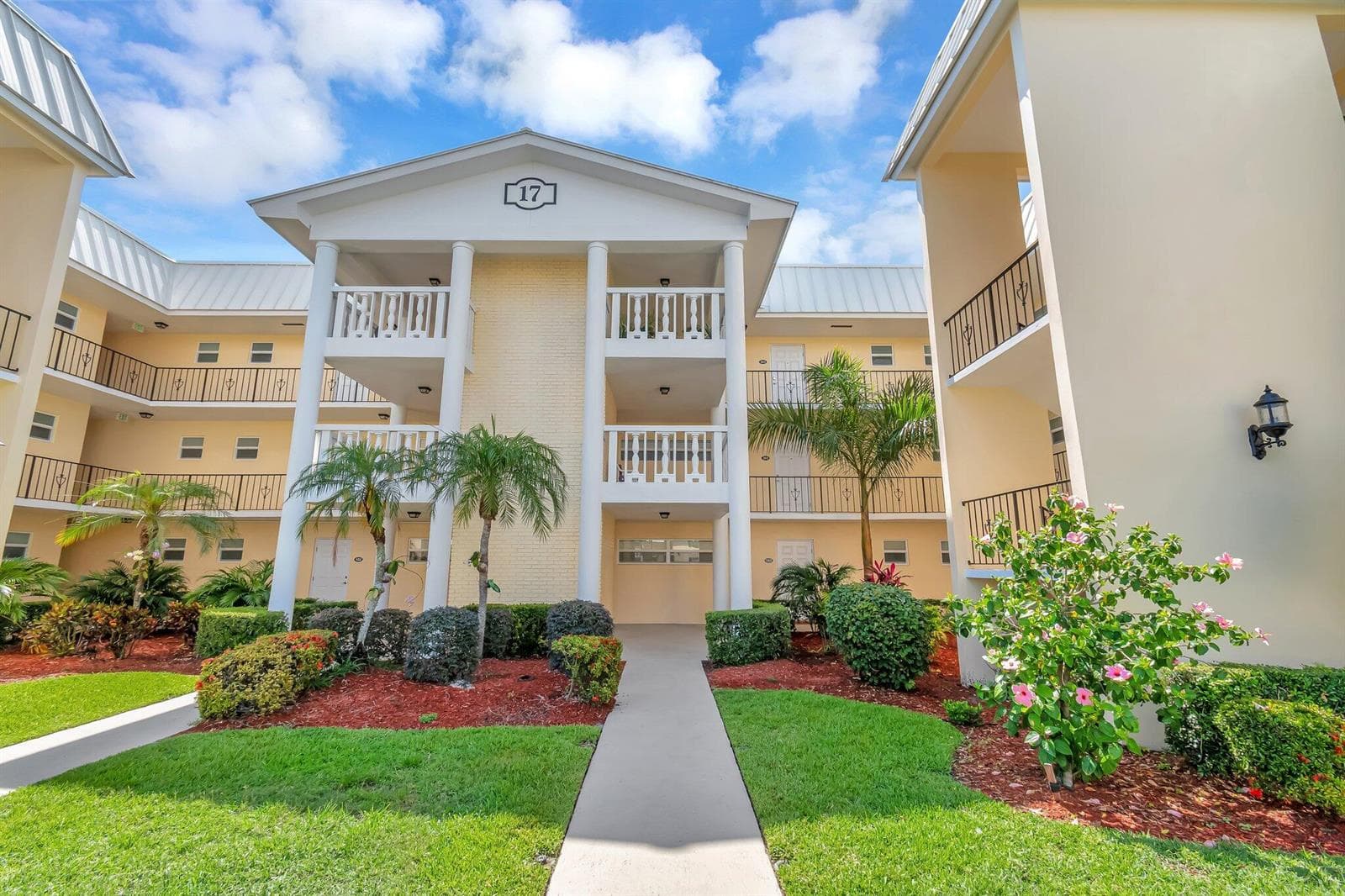 17 Colonial Club Drive # 204, Boynton Beach, FL 33435 photo 4