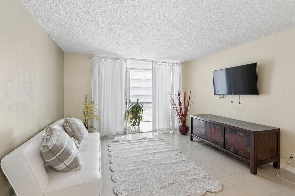 3141 NW 47th Terrace # 124, Lauderdale Lakes, FL 33319 photo 2