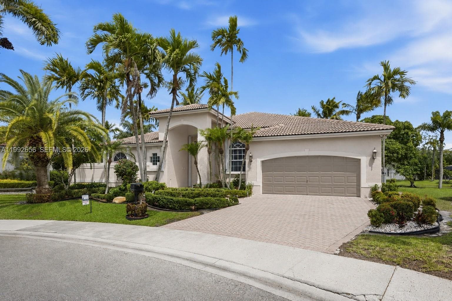 3038 Lakewood Dr, Weston, FL 33332 photo 2