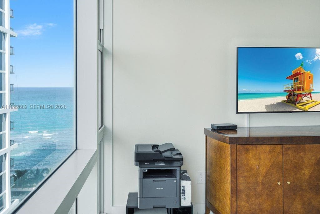 6801 Collins Ave # 1414, Miami Beach, FL 33141 photo 2