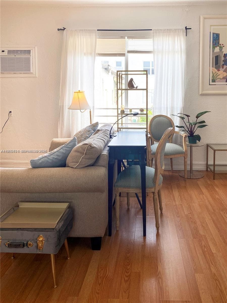 820 Euclid Ave # 203, Miami Beach, FL 33139 photo 2