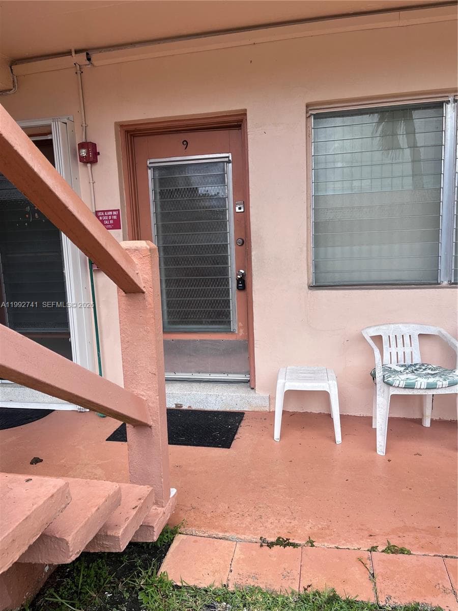 1012 SW 11th St # 9N, Hallandale Beach, FL 33009 photo 3