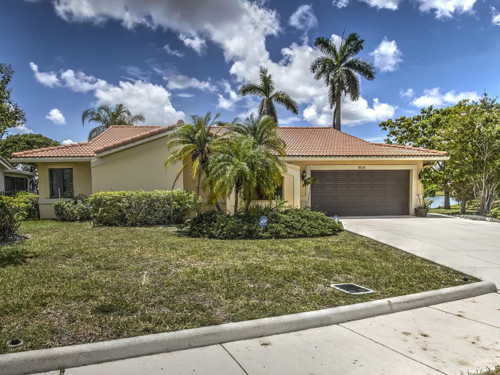 7625 Sunflower Drive, Margate, FL 33063 photo 3