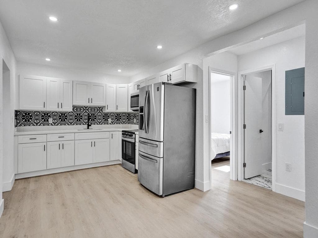 3661 NE 8th Avenue, Oakland Park, FL 33334 photo 4