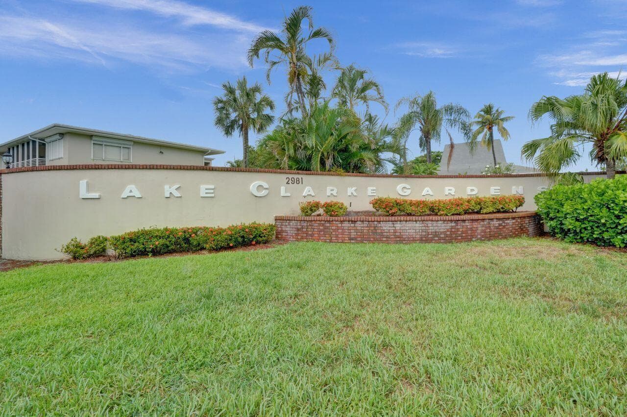 2812 S Garden Dr # 304, Lake Worth, FL 33461 photo 2